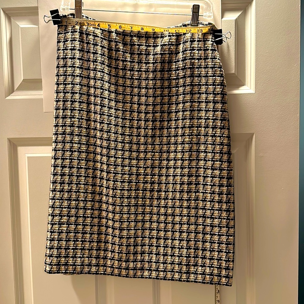CUSTOM-MADE skirt, zipper closure on left side. Cream, black, and taupe print.